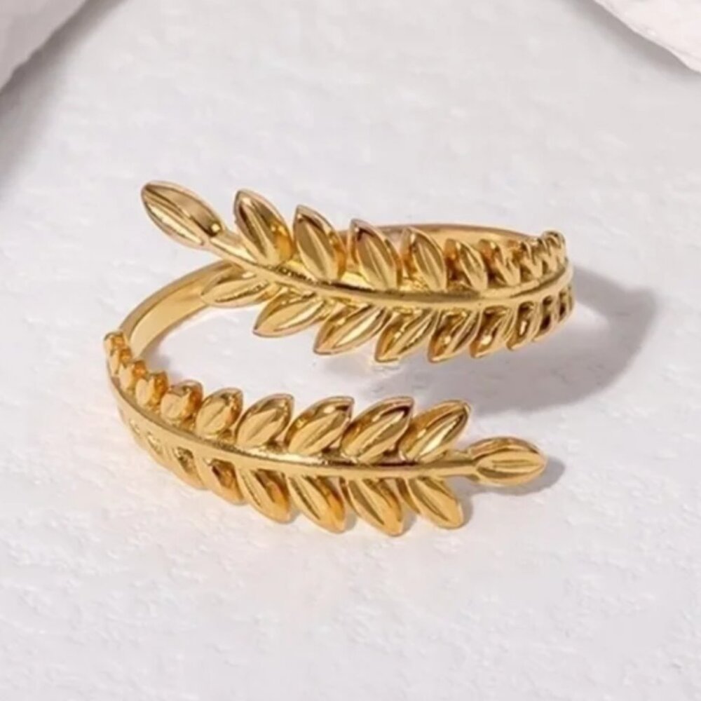 18k Gold Elegant Adjustable Geometric Leaf Ring